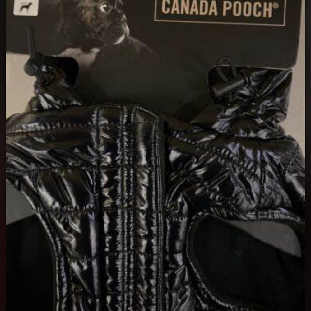 CANADA POOCH
BLACK SHINY PUFFER VEST Size 20 {33-40LBs}
🚩NEW
🚩non smoking - Picture 3 of 7